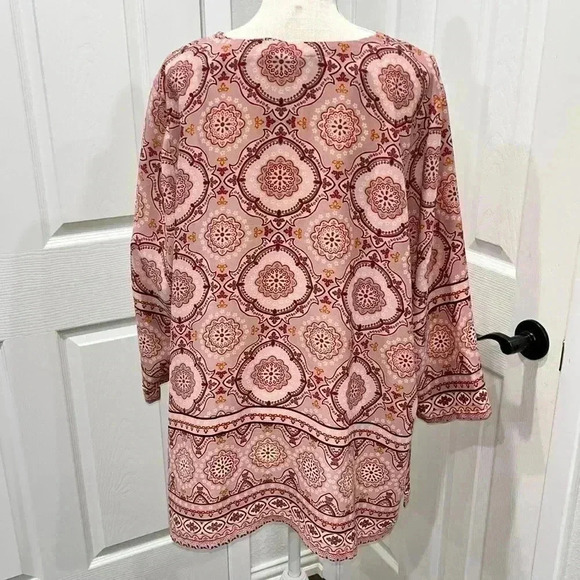 Violet + Claire Boho Print plus size Poly Tunic v- neck lightweight - Picture 6 of 11